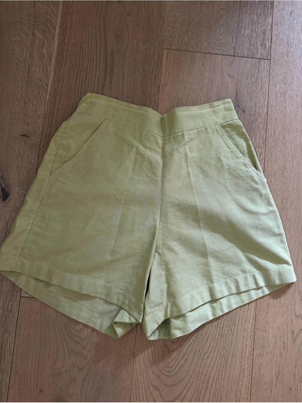 Julia Amory Cabana Shorts size small in Peridot